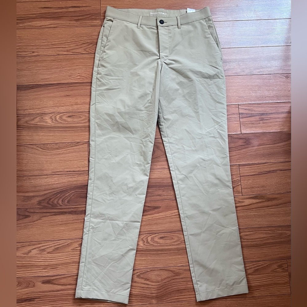 Banana Republic Men’s Khaki Dress Pants